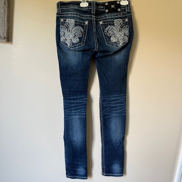 Miss Me Dark Wash Skinny Jeans Bling Pockets Fleur De Lis - 28 - Picture 9 of 13